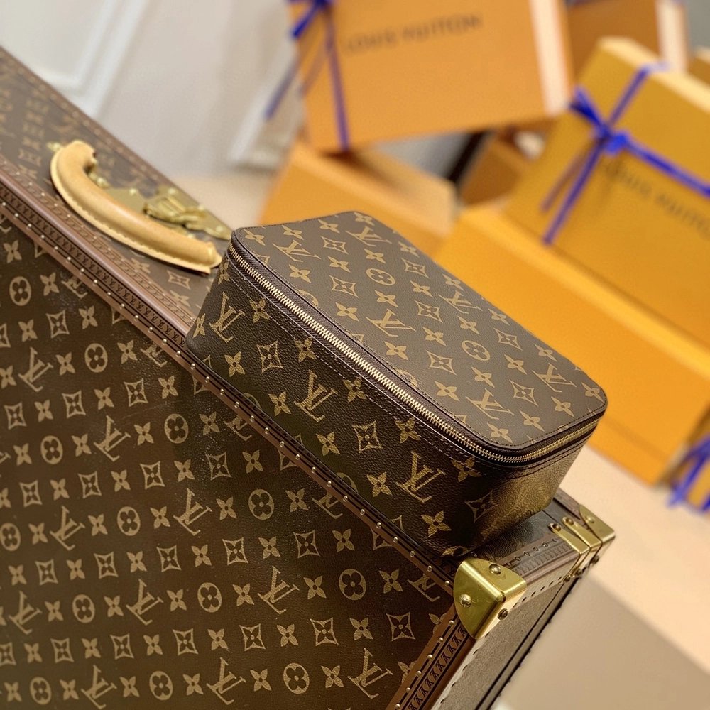 Louis Vuitton Bags M43689 22.4X8.5X14cm