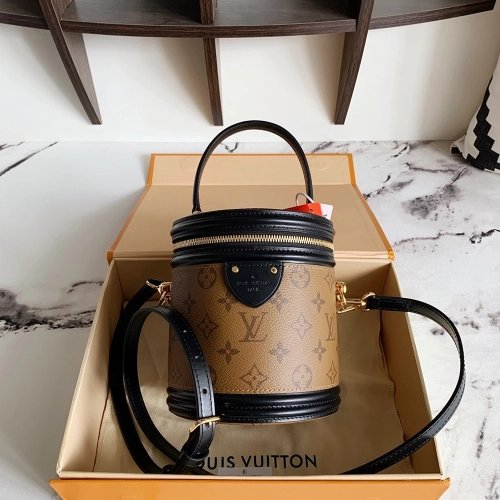 Louis Vuitton Bags M43986 15x17x15cm